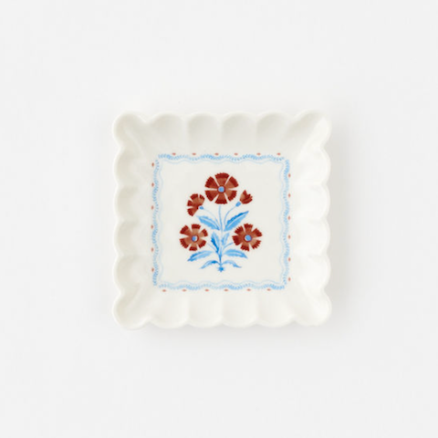 American Holiday Small Scalloped Plate