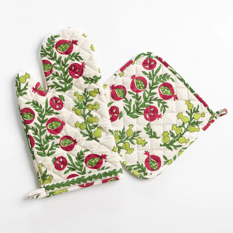 Pom Bells Basil & Magenta Oven Mitt set